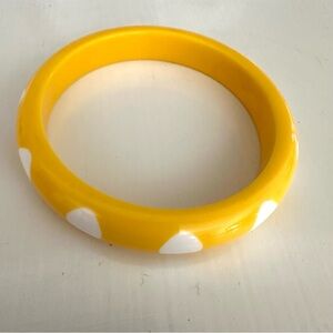 Vintage Plastic Bangle Bracelet✨Yellow with White Polka Dots✨Retro✨Mod